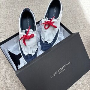 Brand new Women’s Royal Albatross golf shoes Size42